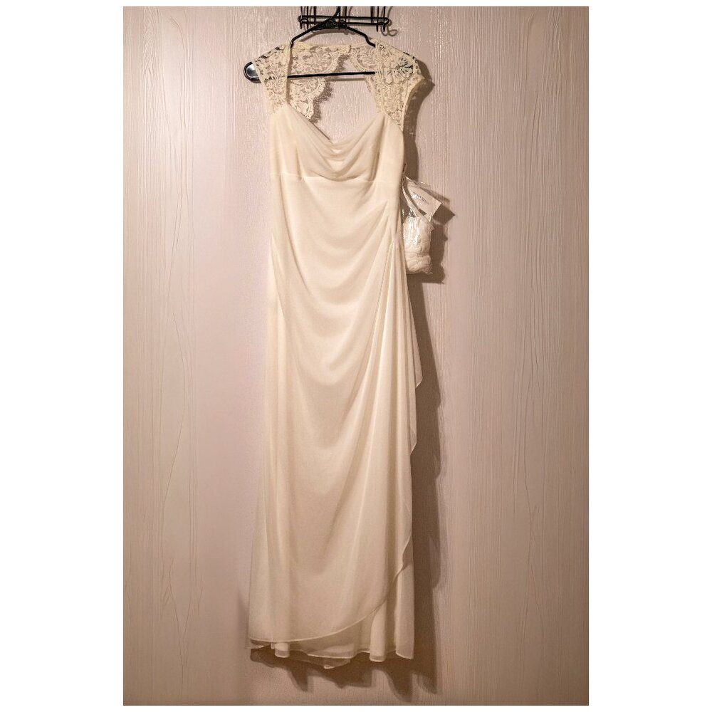 SALE David’s Bridal db Studio Lace Cap Sleeve Ivory Wedding Dress Size 10 NWT